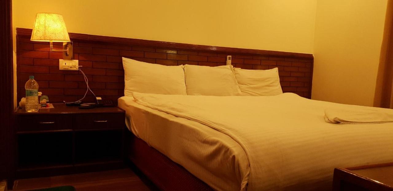 Hotel The White Lotus View Pvt Ltd Bhairāhawā Екстериор снимка